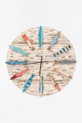 A clock with numbers in the shape of a fish BA D2026