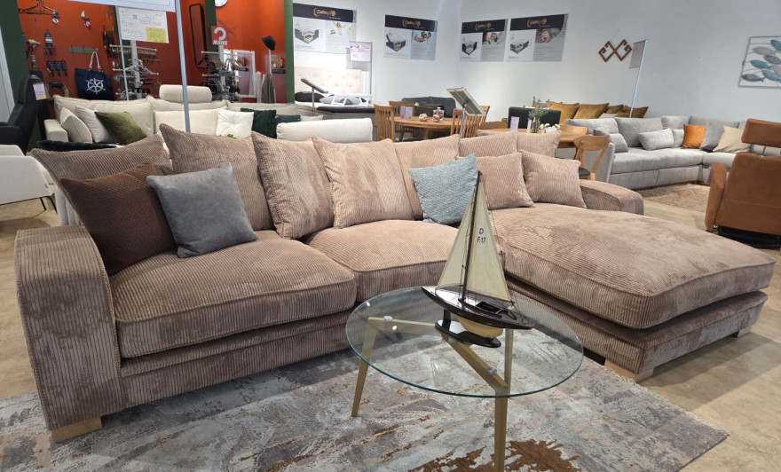 Mīksts spalvu dīvāns LEXUS